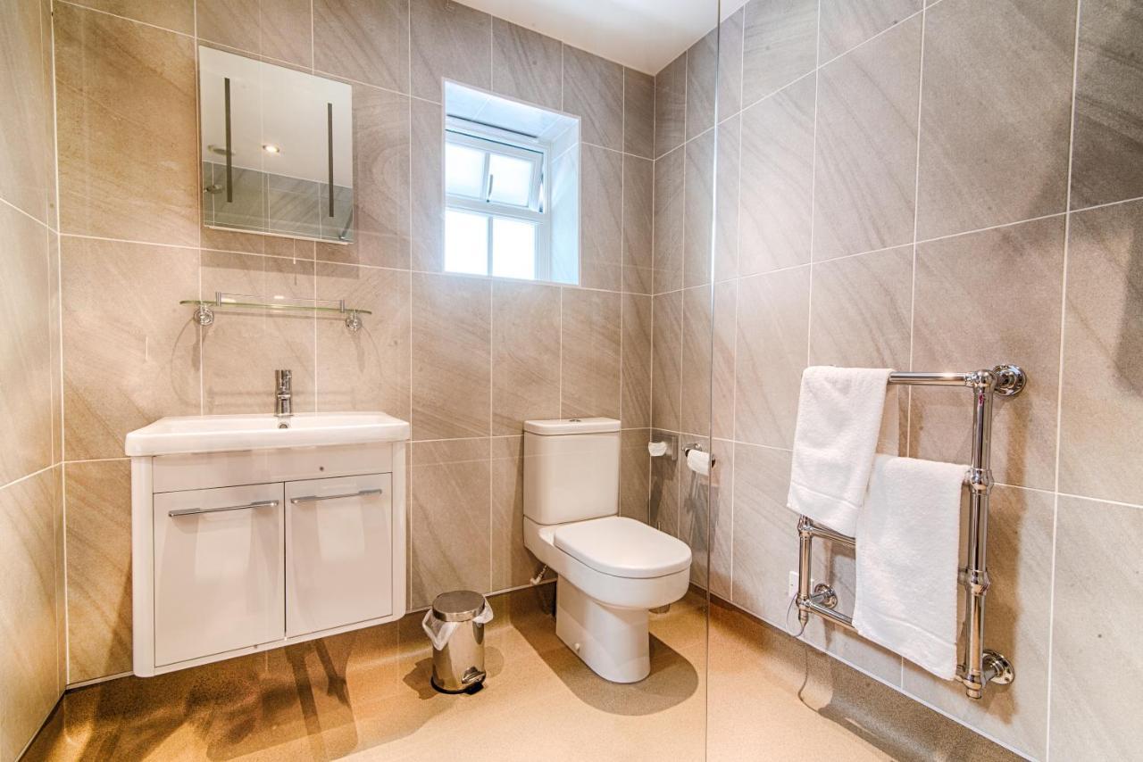 The Red Lion Hotel Histon ภายนอก รูปภาพ