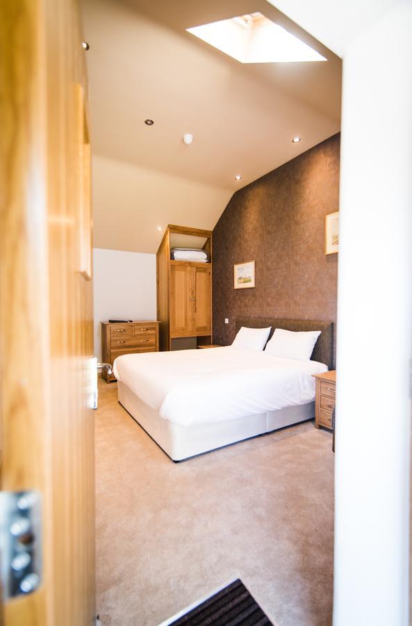 The Red Lion Hotel Histon ภายนอก รูปภาพ